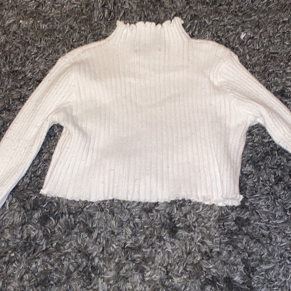 cropped white turtle neck long sleeve - Picture 2 of 2